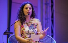 Natalia Viana en entrevista con Cronicando en el Hay Festival 2019