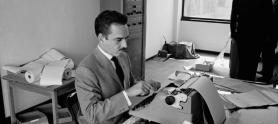 Gabriel García Márquez en las oficinas de Prensa Latina