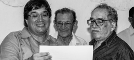 Gabo con Jaime Abello Banfi y José Salgar en la conmemoración del aniversario de la FNPI en Cartagena, 2006. Foto: Archivo FNPI / Libardo Cano.
