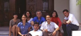 Gabo, junto a algunos de sus alumnos en el primer taller de reportaje que dictó en la fundación, en Barranquilla (Colombia).