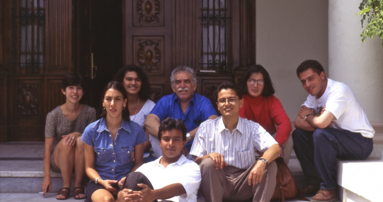 Gabo, junto a algunos de sus alumnos en el primer taller de reportaje que dictó en la fundación, en Barranquilla (Colombia).